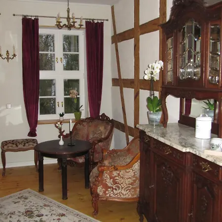Schuberts Oderbruch Landpension 住宿加早餐酒店 3*